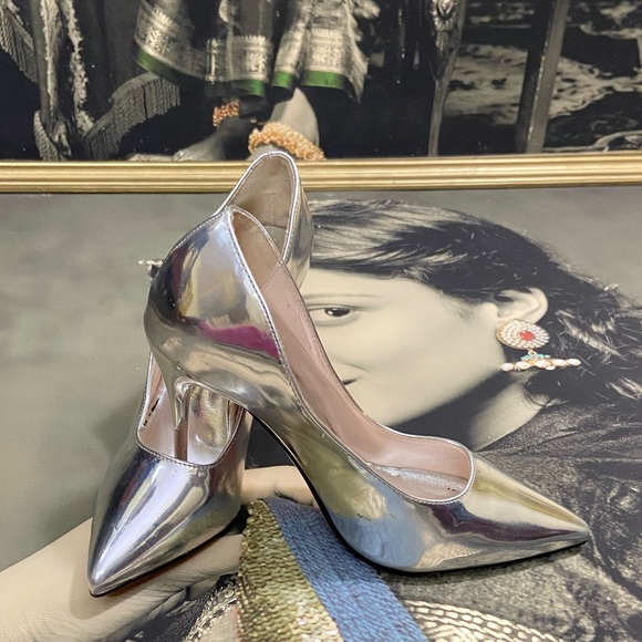 Heels.Size - 240 Measurement shown in the picture in CMS - Picture 2 of 16